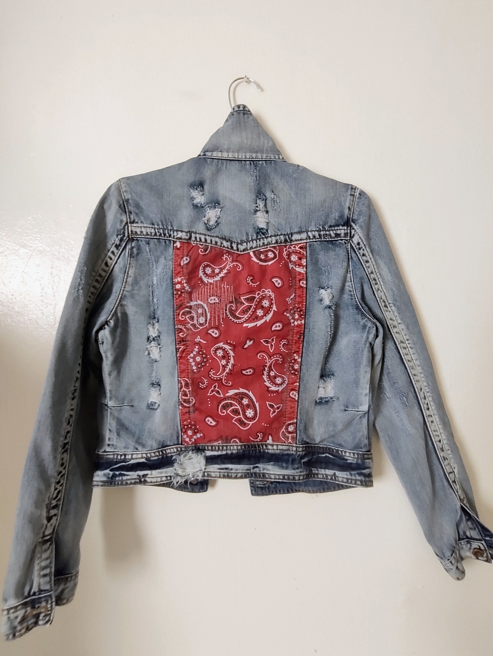 White Crow Womens Denim Patched Distressed Jacket Size Medium. Jean Jacket
